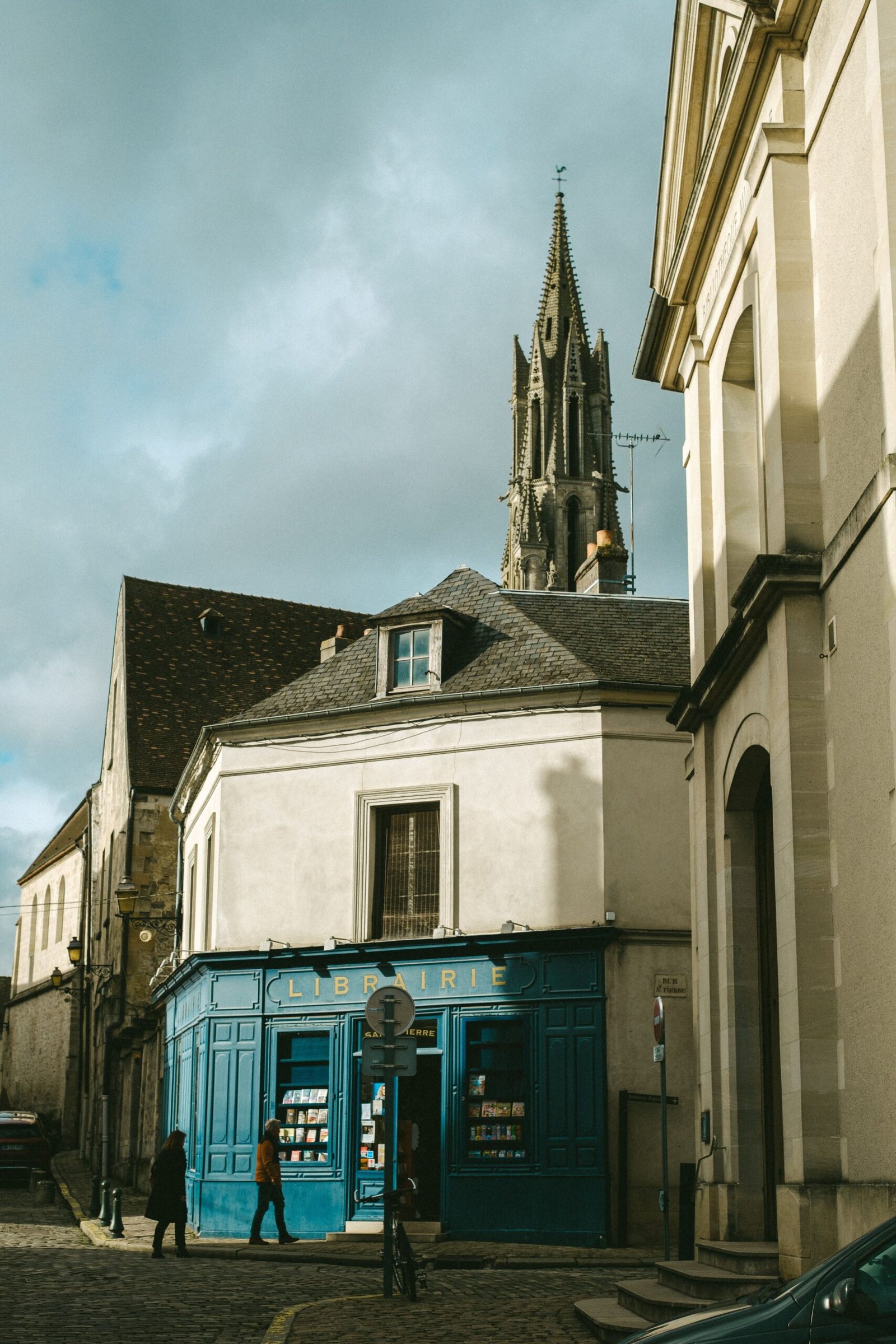 Investir en location courte durée à Senlis : opportunité ou saturation en 2026 ?